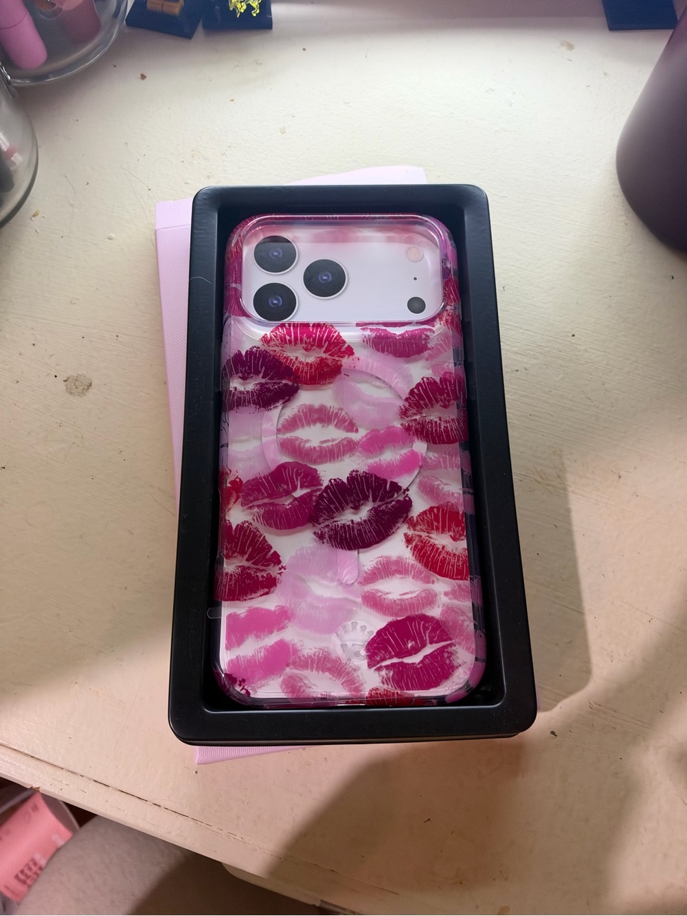 Velvet Caviar iPhone 18/17 Pro Max case (Kiss Me)